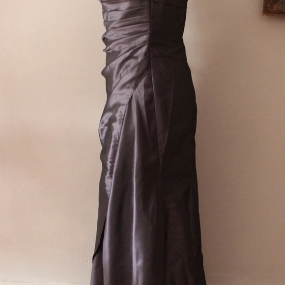 2000's NWT Plus Size Purple Satin Belsoie Off the Shoulder Pleated Evening Gown - Picture 5 of 8